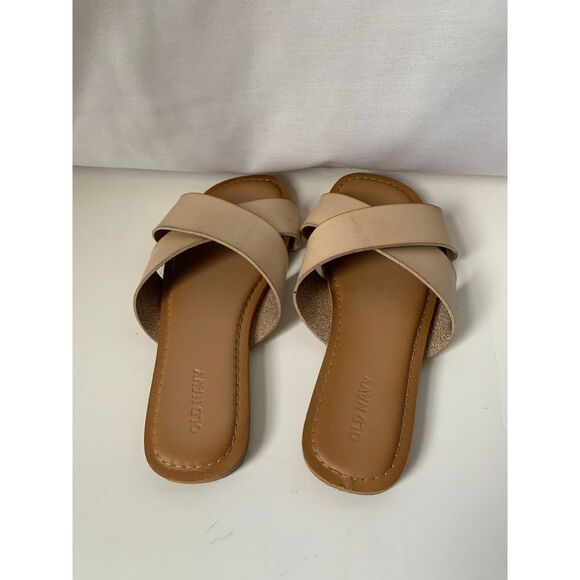 Old Navy Sandal - Picture 2 of 9